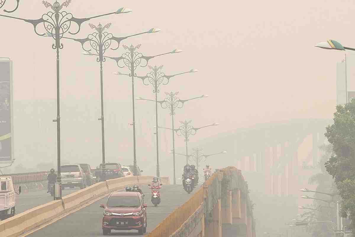 Jarak Pandang di Pekanbaru Kurang 1 Kilometer, Asap Terbawa dari Sumsel dan Jambi 