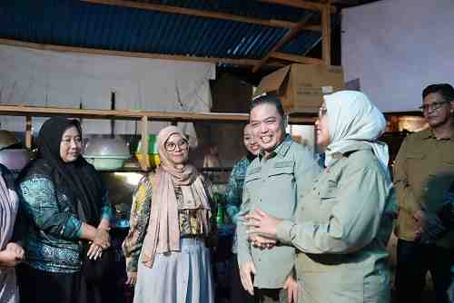 Peduli Warga Terdampak Karhutla di Kayong Utara, Ketua TP PKK Kalbar Tinjau Dapur Umum