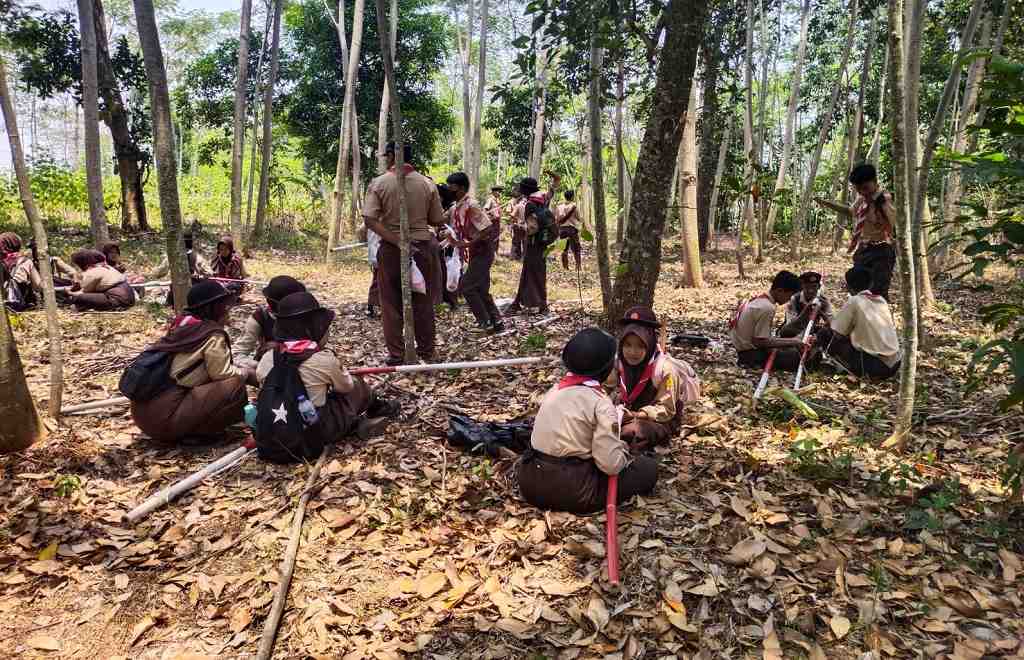 Asah Keterampilan, Pramuka SMPN 7 Batang Gelar Jelajah Asyik