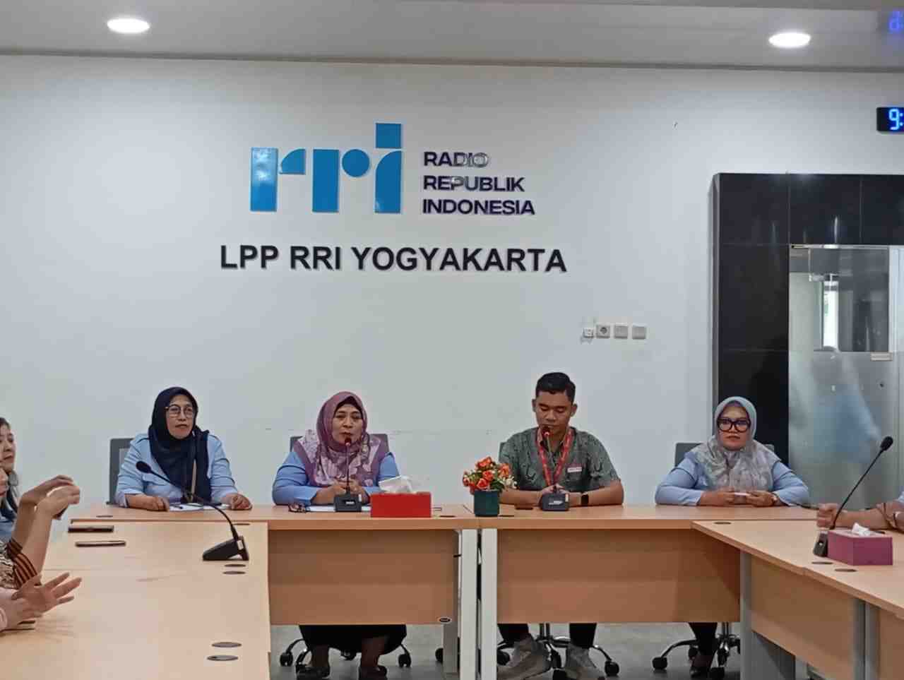 Kenalkan Dapur Penyiaran, RRI Yogyakarta Buka Ruang Edukasi Bagi Generasi Muda Sleman