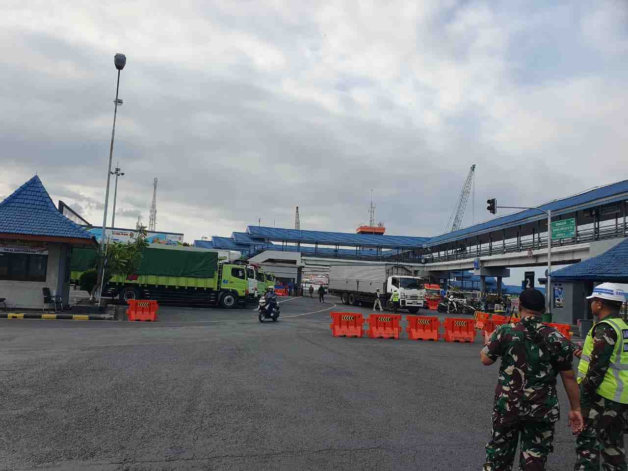 Kemenhub Optimalkan Layanan SPB 24 Jam untuk Urai Antrean Kendaraan di Pelabuhan Ketapang