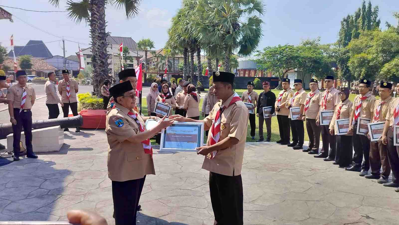 Pramuka MI An-Nibros I Sumenep Raih Penghargaan Lingkungan
