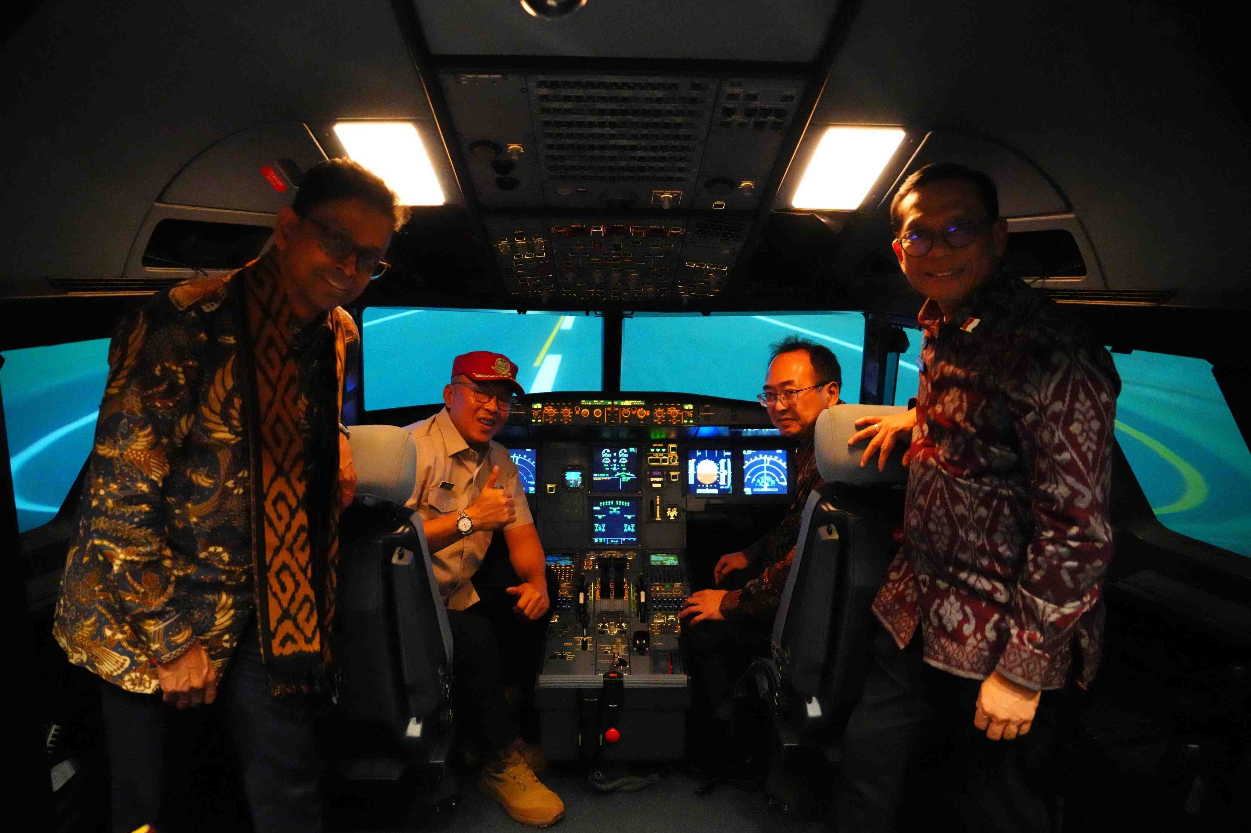 Presiden Dewan ICAO Tinjau Pusat Pelatihan dan Navigasi Penerbangan Indonesia
