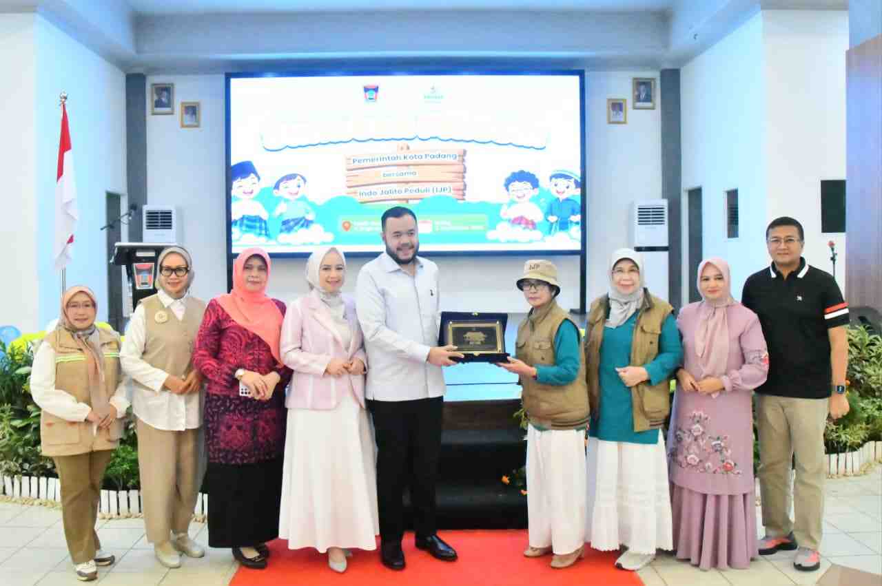 IJP dan Pemko Padang Beri Sunat Gratis untuk 400 Anak
