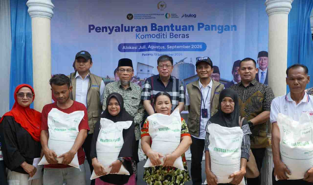 Masyarakat Koto Baru Nan XX Terima 18 Ton Beras Bantuan Pangan dari Perum BULOG