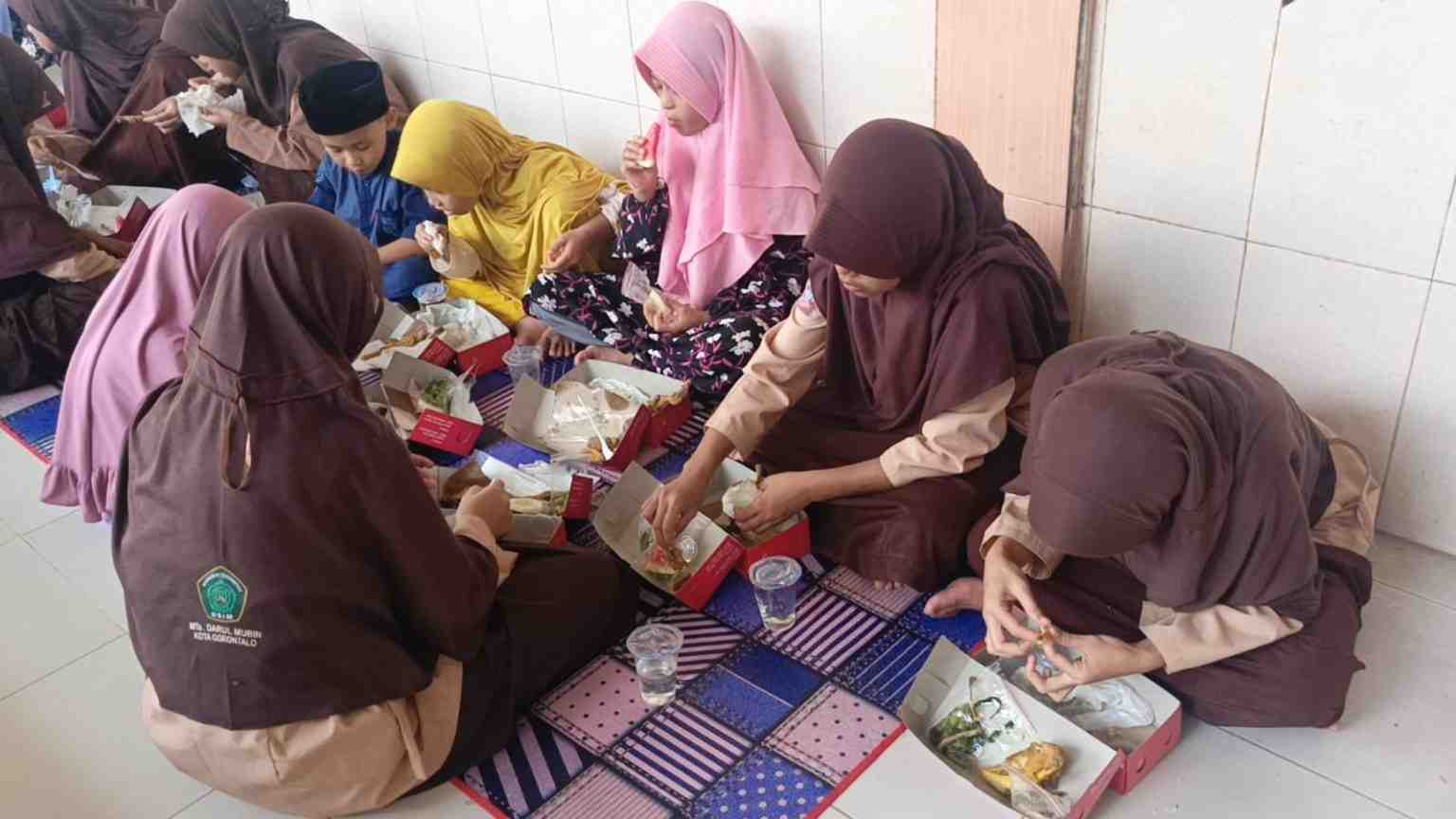 Ketua DPRD Gorontalo Beri Motivasi Anak Yatim