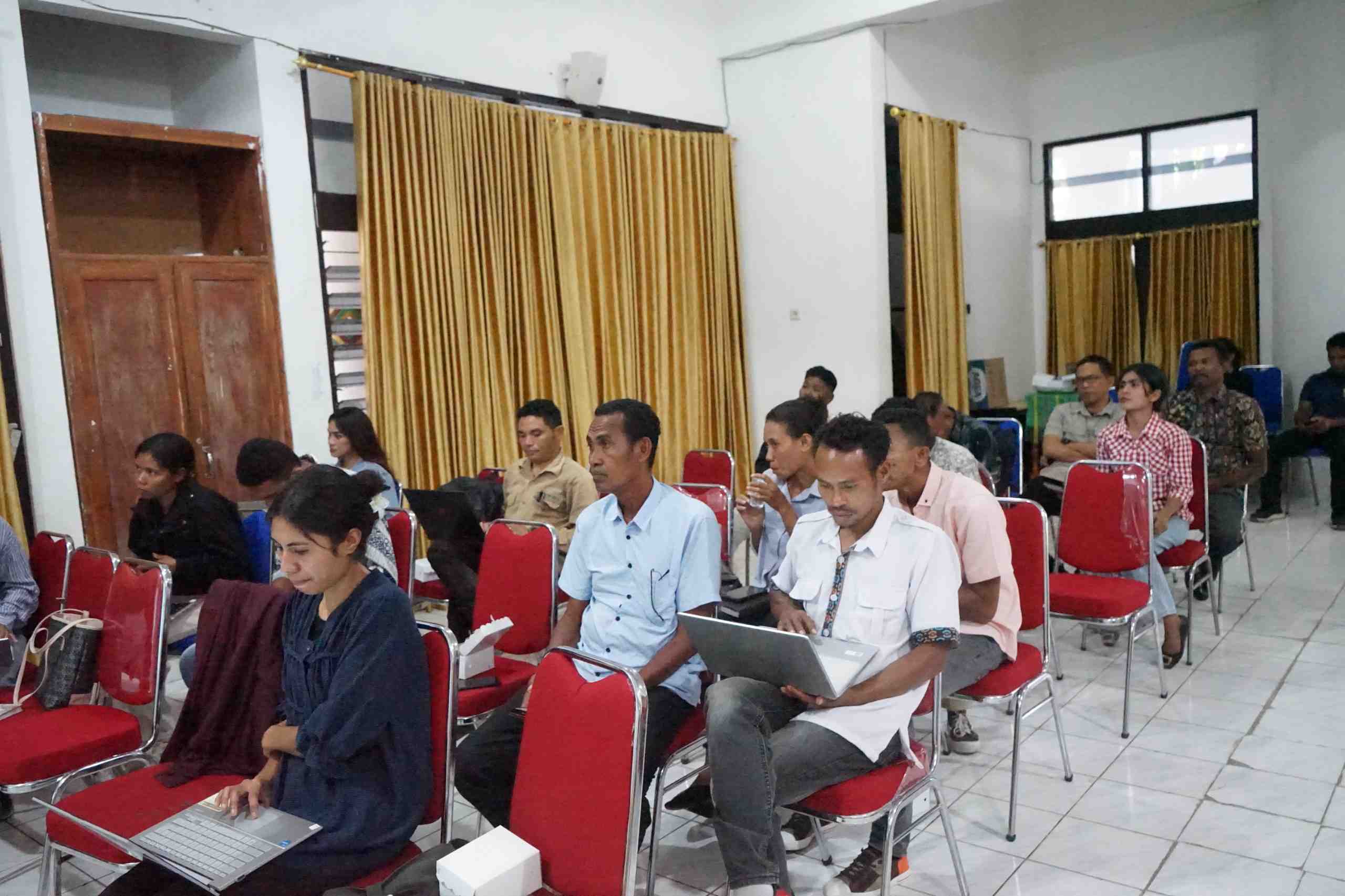 Diskominfo Belu Perkuat Kapasitas KIM Kelola Informasi Publik Desa