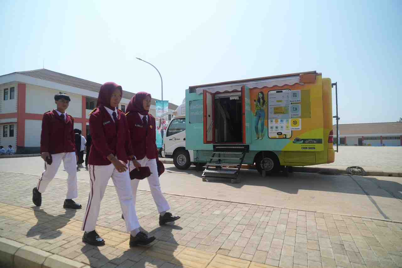 Siswa Sekolah Rakyat Belajar Menabung bersama BNI
