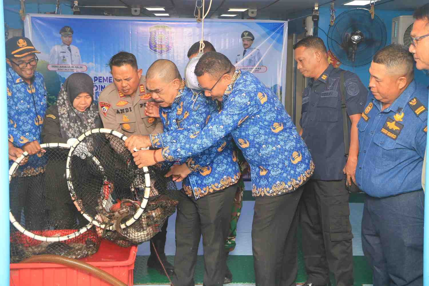 Raja Ampat Ekspor Perdana Ikan Kerapu Hidup ke Hong Kong