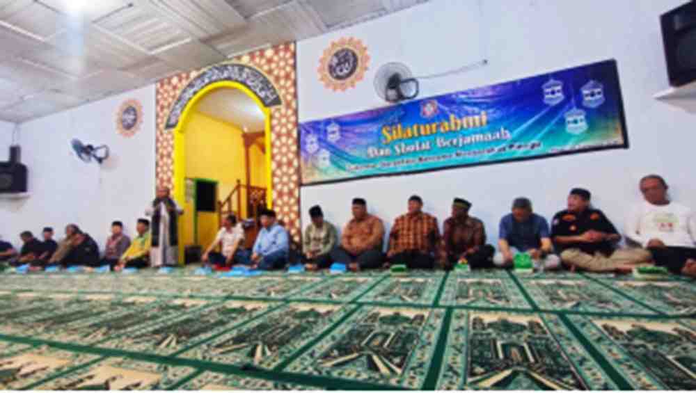 Pererat Silaturahmi, Gubernur Gorontalo Serahkan Hibah Masjid Al-Ikhlas