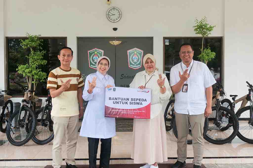 Enam Sepeda Jadi Dukungan Pendidikan bagi Anak Yatim di Yosowilangun