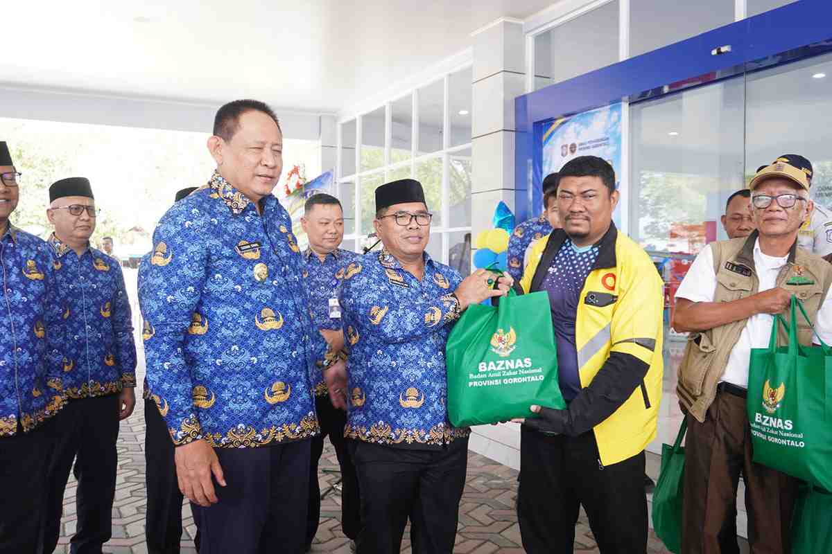 Pemprov Gorontalo Serahkan Paket Sembako Saat Peluncuran Terminal 