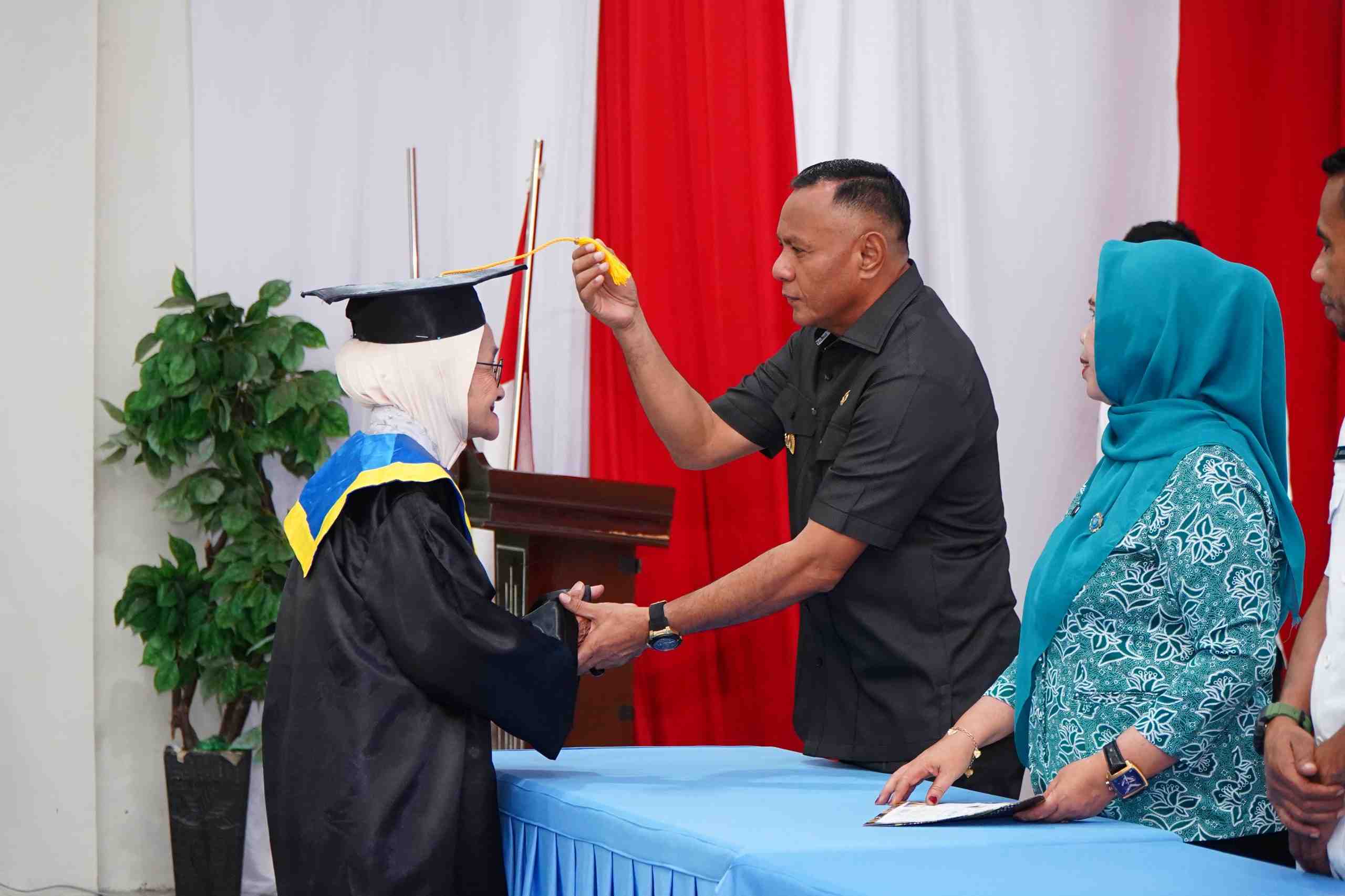 Wali Kota Tidore Minta Camat Kembangkan Sekolah Lansia