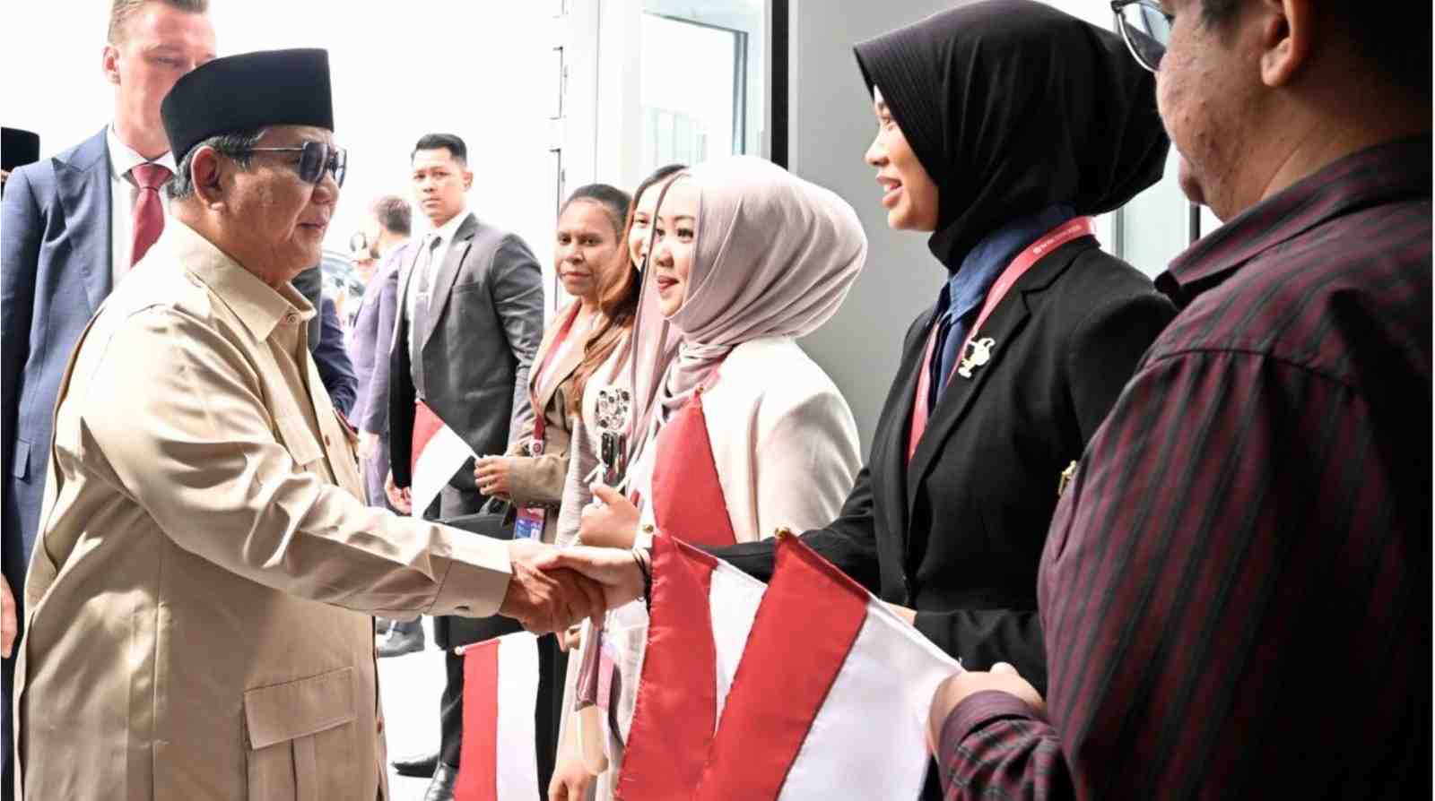 Mahasiswa Indonesia Sambut Hangat Presiden Prabowo di Vladivostok
