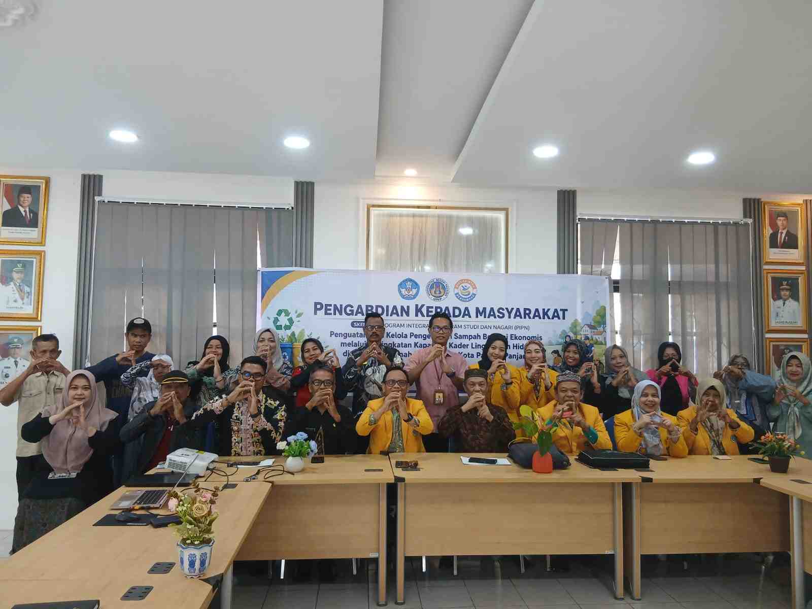 Kelurahan Tanah Pak Lambik Siapkan Pengelolaan Sampah Berbasis Masyarakat