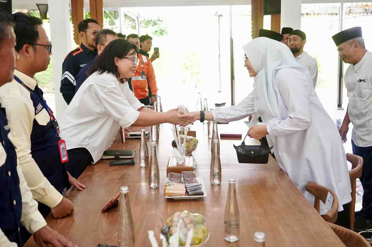KAI Logistik Siapkan Angkutan Sapi dan Hasil Tani Banyuwangi ke Jakarta