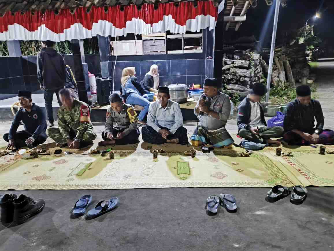 Perkuat Siskamling Berbasis Swadaya, Warga Semingin Moyudan Dirikan Pos Jaga Warga