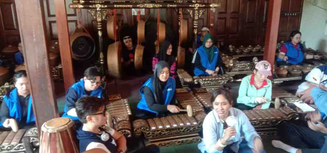 Belasan Mahasiswa Malaysia Belajar Pemberdayaan Masyarakat di Kampung Emas Krapyak Sleman