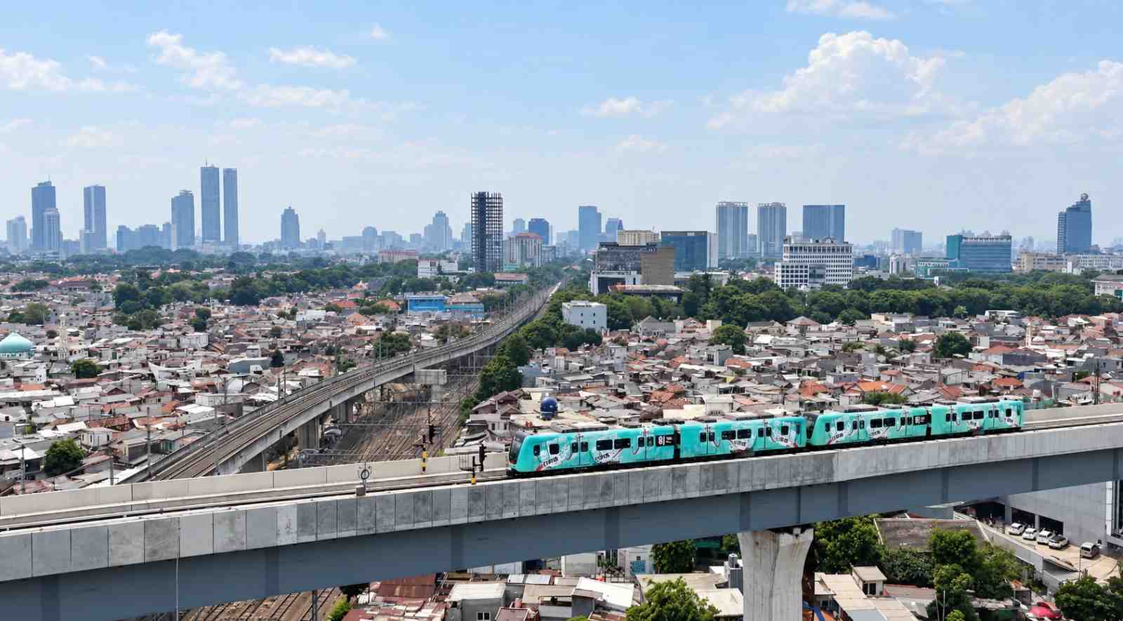 LRT Kelapa Gading-Manggarai Hadir, Warga Punya Alternatif Tinggalkan Motor