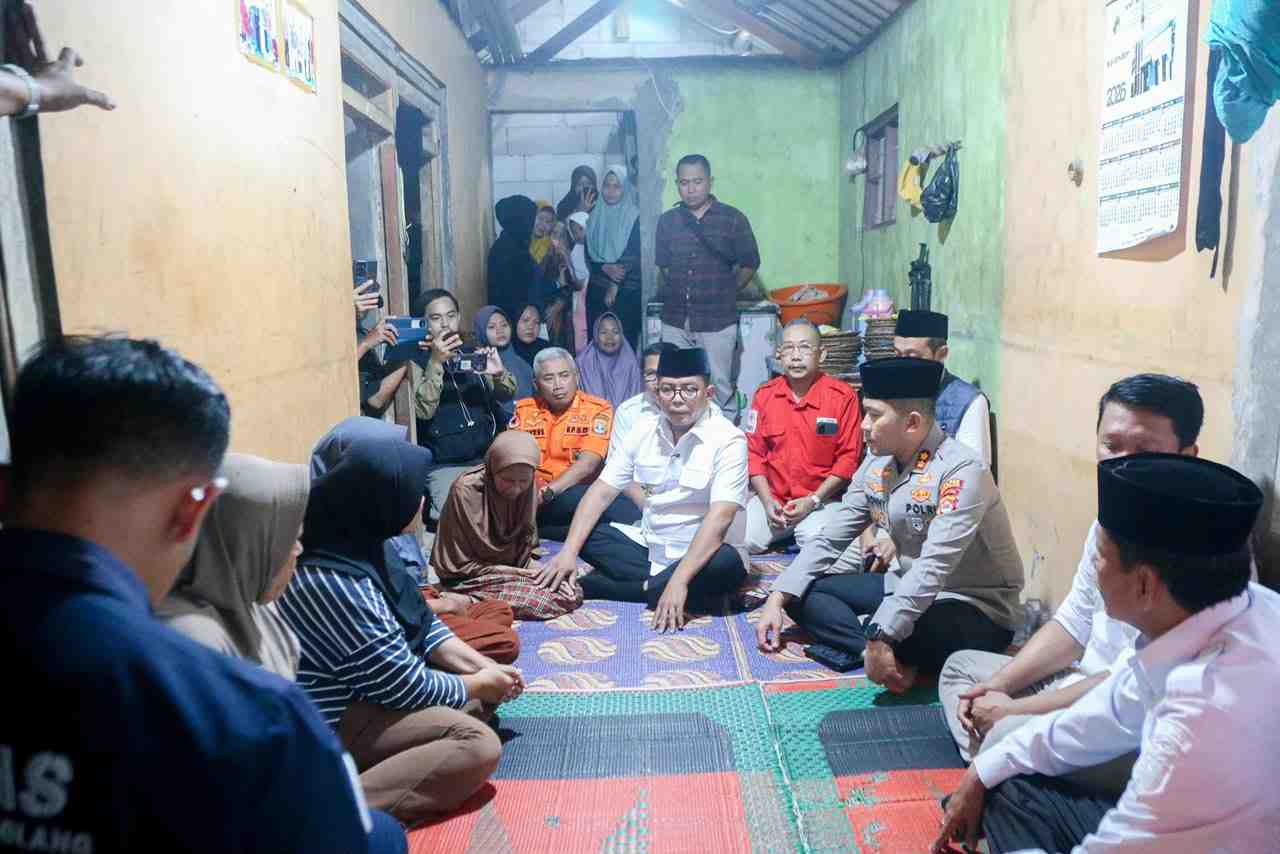 Gubernur Banten Bertakziah ke Rumah Duka Surakman