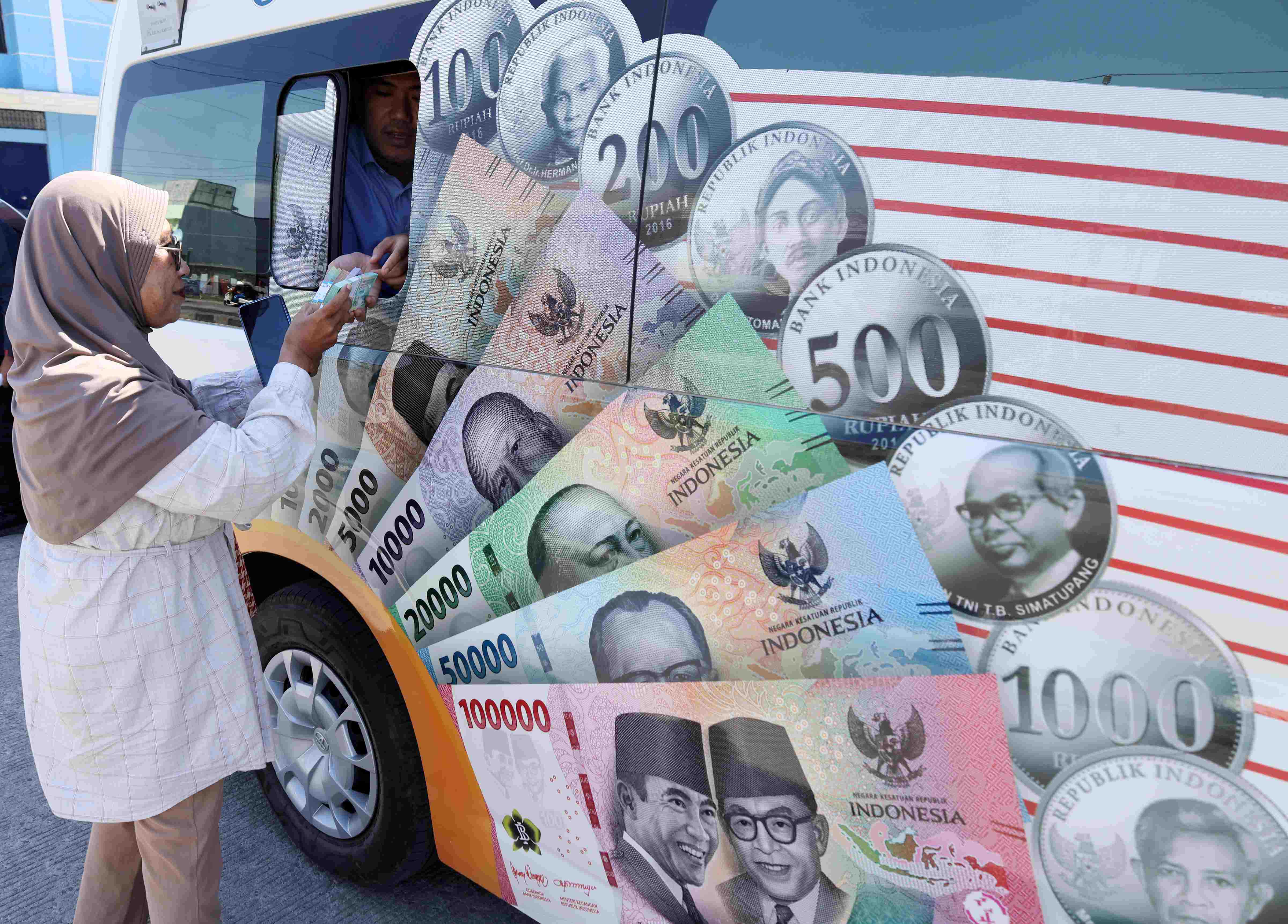 Ekonom: Rupiah Perlu Diperkuat, BI Rate Tak Bisa Bekerja Sendiri