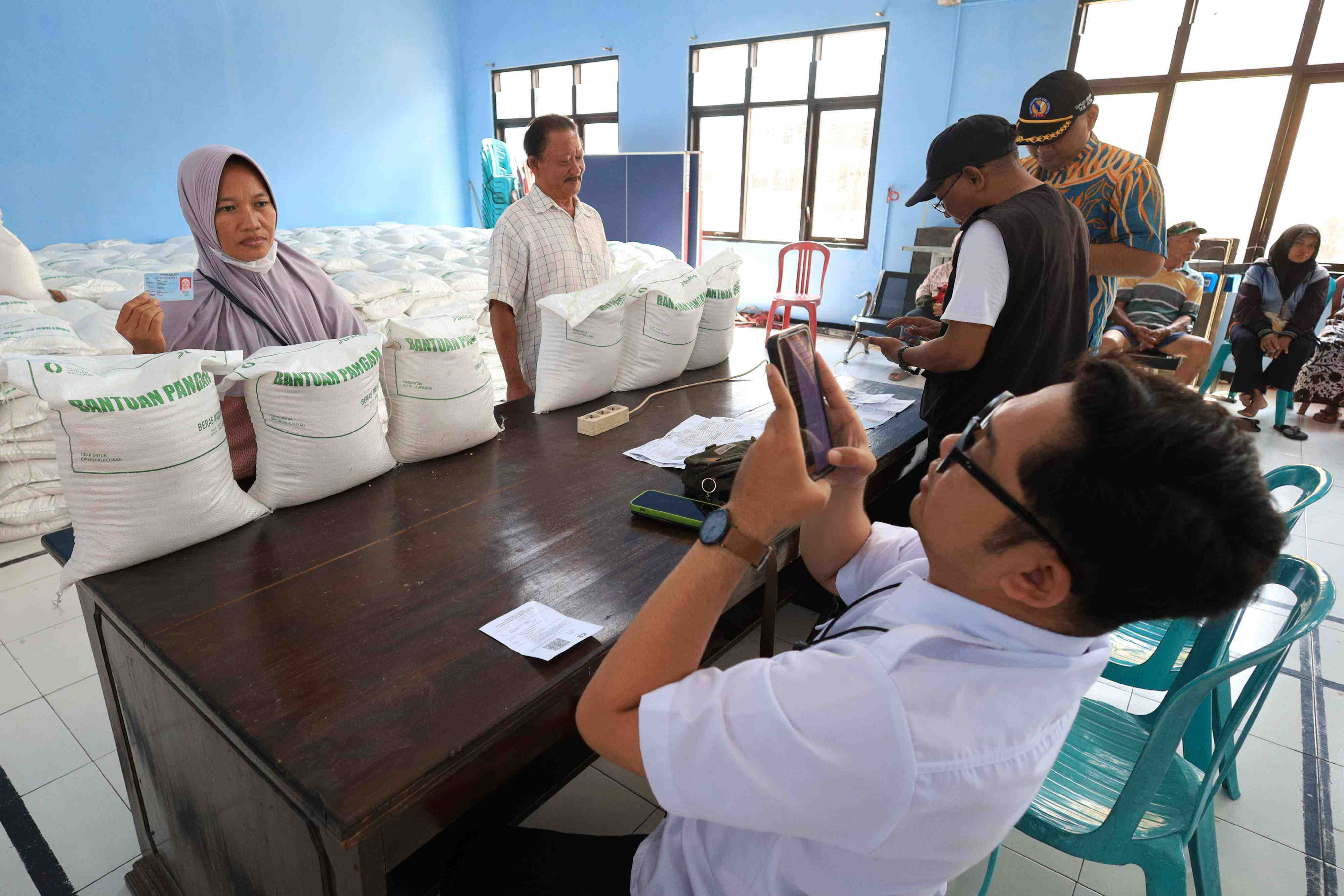 Terindikasi Judol, Kemensos Tahan Sementara Penyaluran Bansos 1.400 KPM