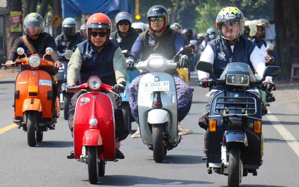 Wabup Lumajang Ikut Riding Vespa, Silaturahmi Jadi Pesan Utama