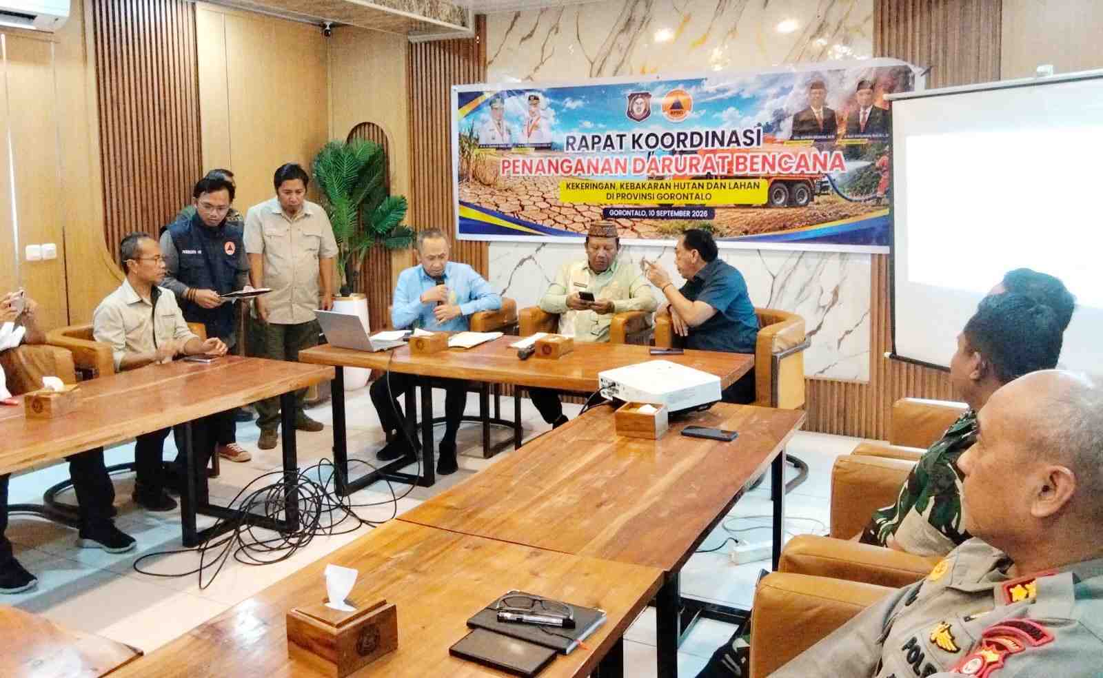Respons Kekeringan, Dinsosdukcapil Gorontalo Salurkan 198 Ribu Liter Air