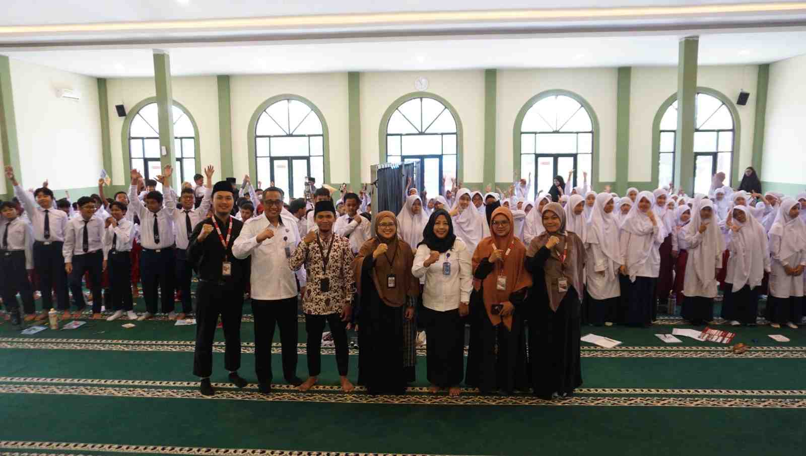 Wujudkan Ekosistem Sekolah Bersinar, BNNK Sleman dan Ratusan Pelajar GISTRAV Deklarasikan Tolak Narkoba