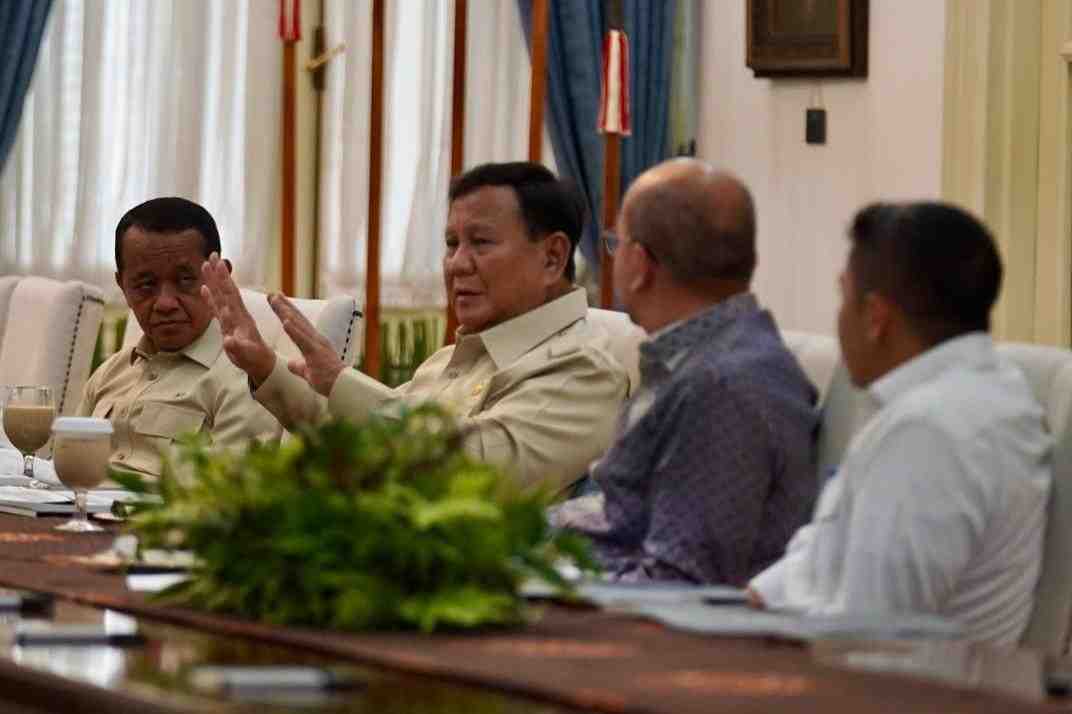 Presiden Bahas Paket Bantuan Akhir 2026, Beras hingga Subsidi Upah Disiapkan