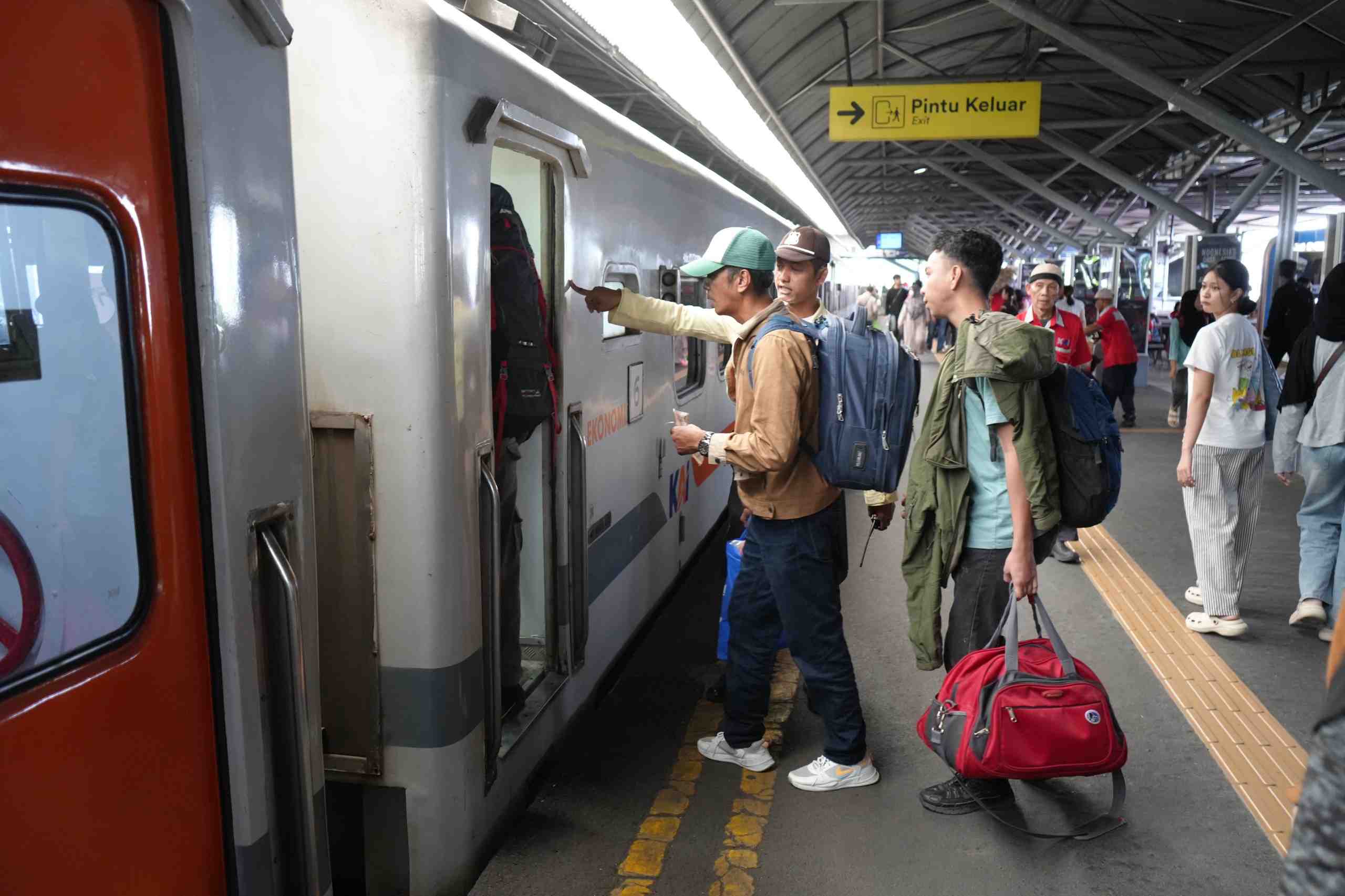 Pelanggan KAI Daop 8 Surabaya Naik 7,9 Persen hingga Triwulan III 2026