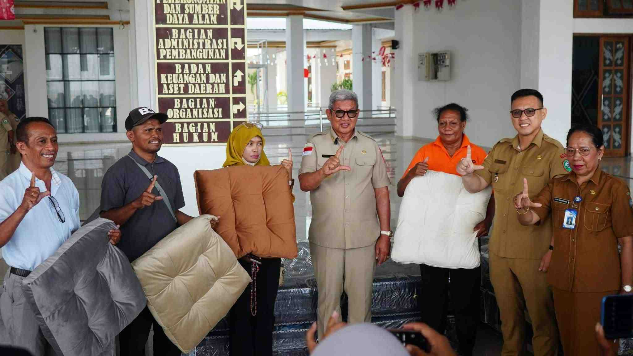 Bupati Maluku Tenggara Tegaskan Bantuan Warga tidak Boleh Dipotong
