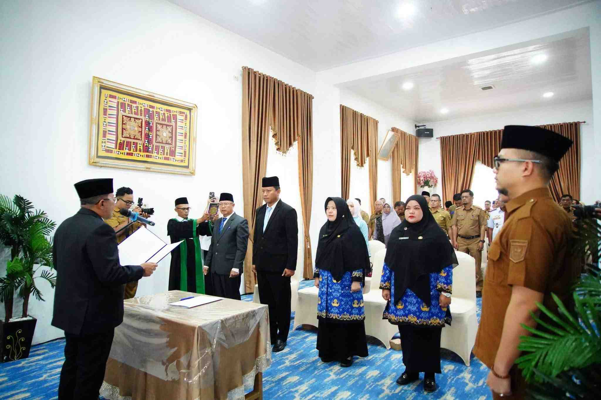 Bupati Tanah Datar Tekankan Pejabat Baru Harus Berinovasi dan Percepat Pelayanan