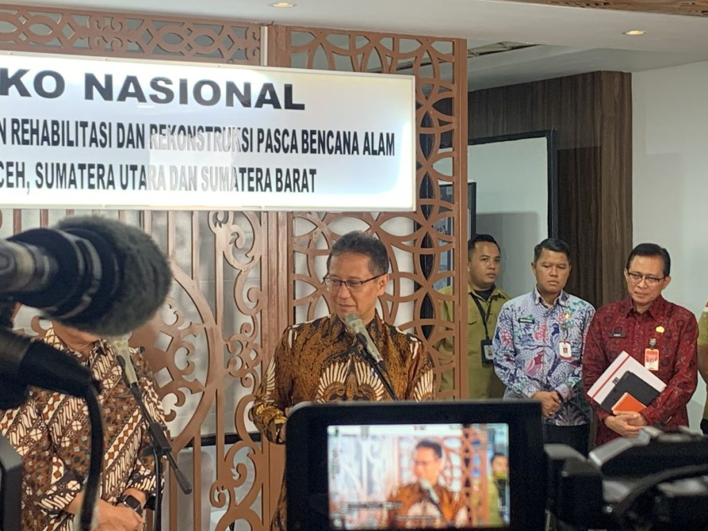 Menkes Targetkan Seluruh Faskes Terdampak Bencana Sumatra Pulih  pada 2027