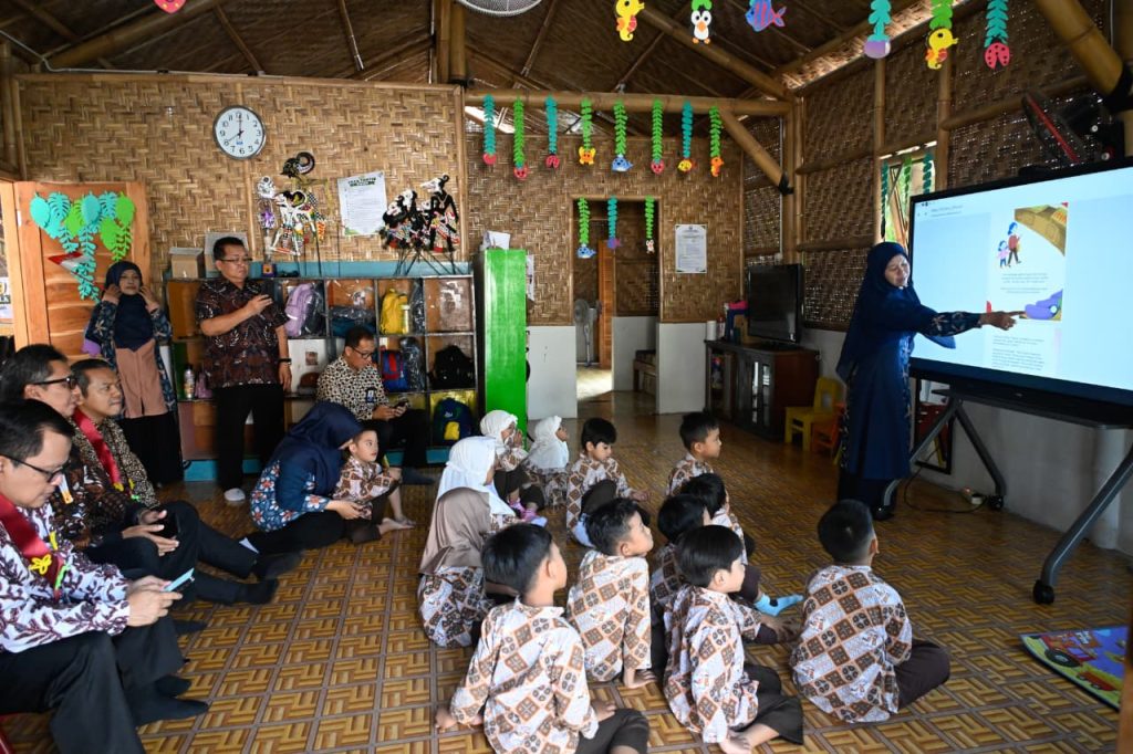 Pembelajaran PAUD Berbasis Teknologi Tetap Utamakan Bermain dan Interaksi Langsung