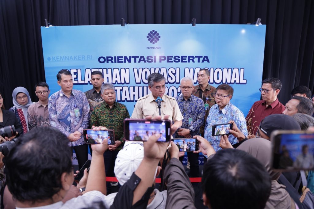 Menaker Yassierli Minta Peserta Pelatihan Vokasi Bangun Portofolio untuk Masuk Dunia Kerja