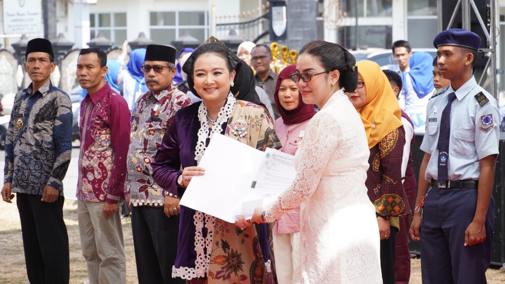 Pemkab Cilacap Terima Arsip Sejarah dari Keraton Surakarta