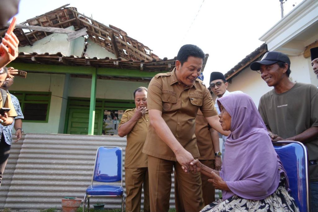 Bupati Sidoarjo Pastikan Bantuan Sosial Menjangkau Warga yang Membutuhkan di Prambon