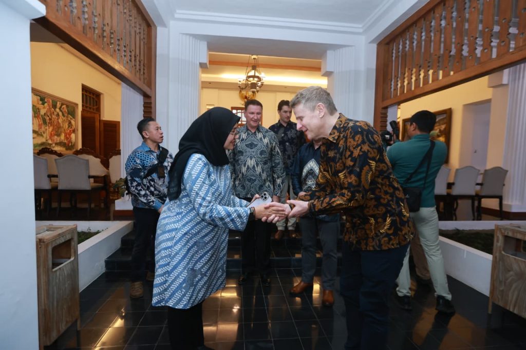 Dubes Australia Kepincut Banyuwangi, Janji Kembali demi Melihat Api Biru Kawah Ijen