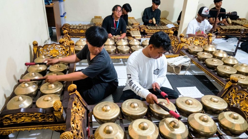 Pelajar SMKI Unjuk Gigi Tabuh Gamelan, Lestarikan Seni Karawitan di Ambarketawang