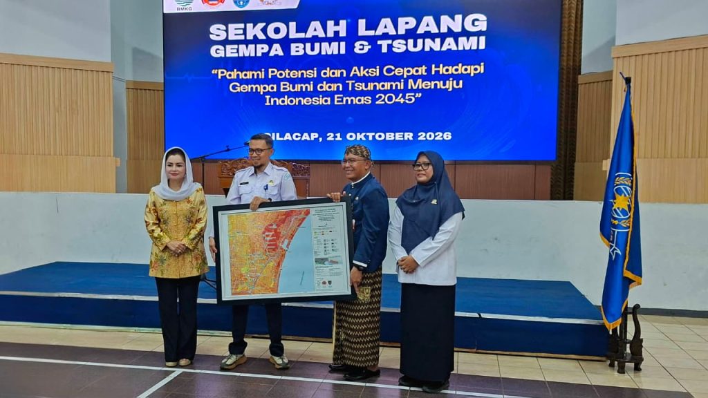 BMKG Gelar Sekolah Lapang Gempa dan Tsunami di Cilacap
