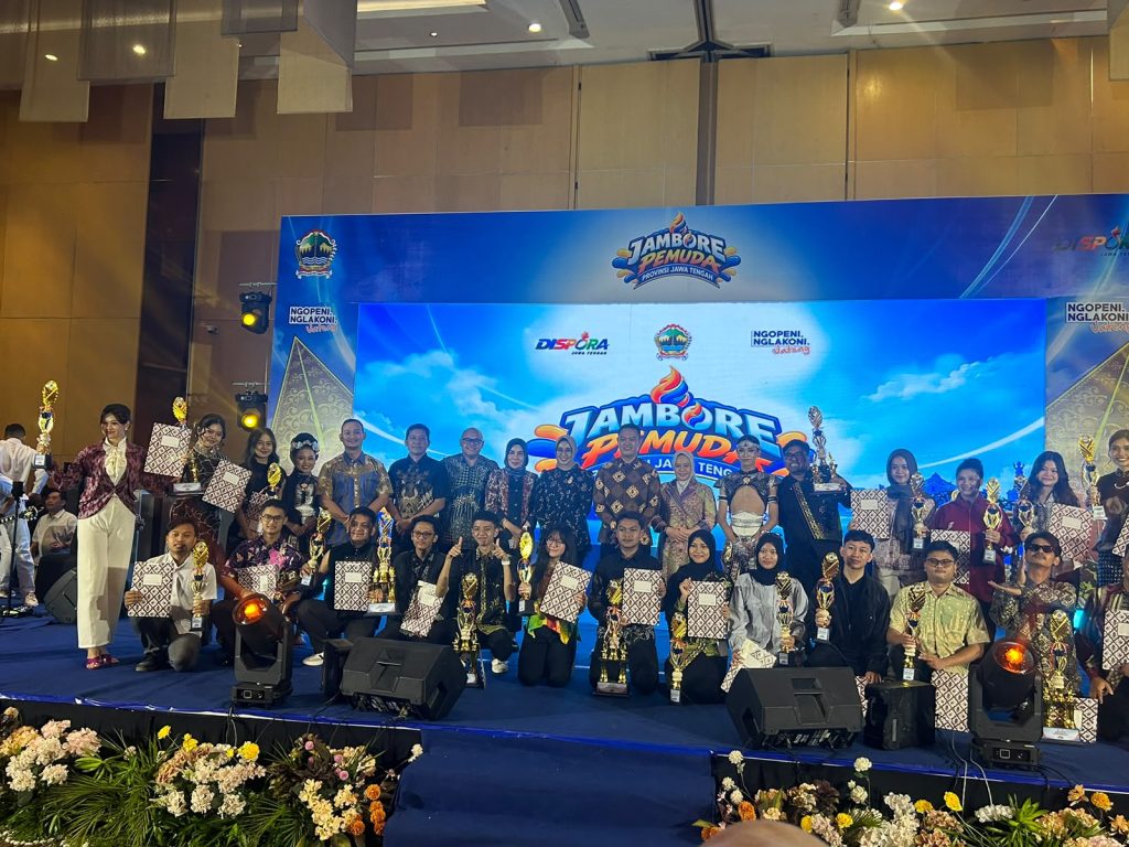 Membanggakan! Danar Mahendra Harumkan Demak, Raih Juara 3 Fashion Show Jambore Pemuda Jateng 2026