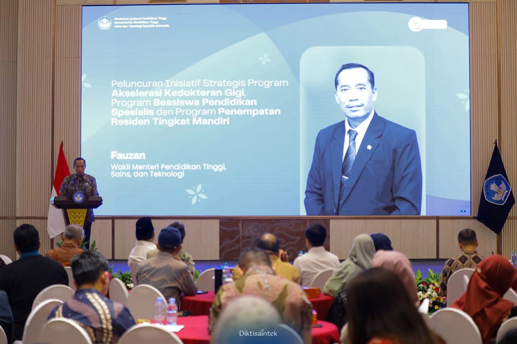 Kemdiktisaintek Siapkan 1.000 Beasiswa Dokter Spesialis untuk Pemerataan Tenaga Medis