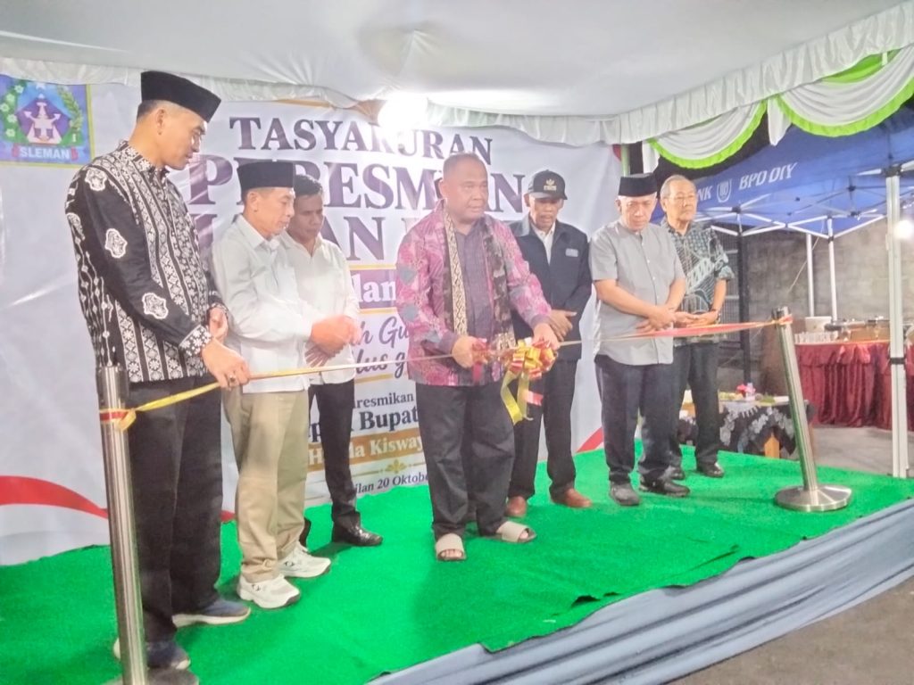 Bupati Sleman Resmikan Jalan Krikilan-Serut Usai Rusak Dua Dekade