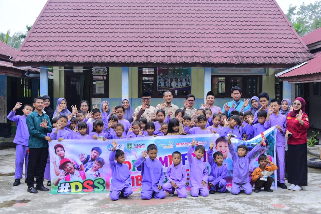 Diskominfotik Bengkalis Edukasi Siswa SD N 32 Bantan tentang Literasi Digital dan Anti-Perundungan