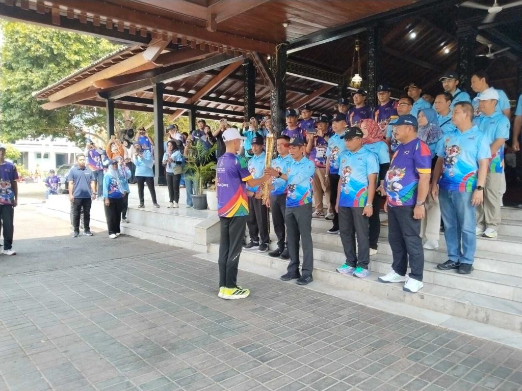 Kirab Obor Porprov  (Torch Relay) XVII Jawa Tengah 2026 Diterima Wakil Bupati Demak