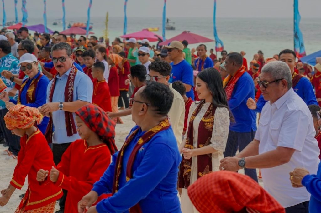 Tari Kilwar Kolosal Perkuat Daya Tarik Wisata Festival Pesona Meti Kei 2026