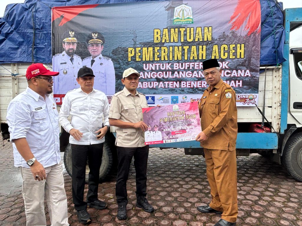 Wagub Aceh Serahkan Bantuan Buffer Stock Penanggulangan Bencana Untuk Bener Meriah dan Aceh Tengah