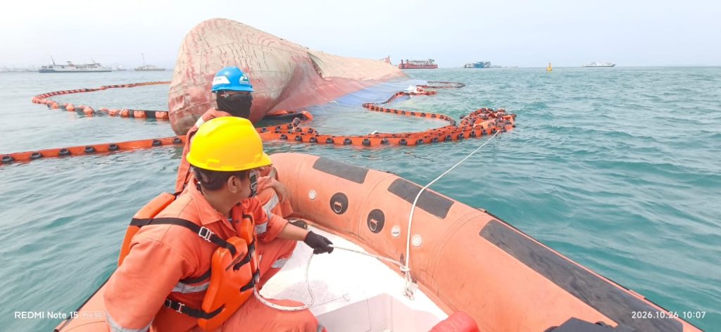 Buoy dan Oil Boom Terpasang di Lokasi KMP Batumandi, Klaim Penumpang Capai Rp1,39 Miliar