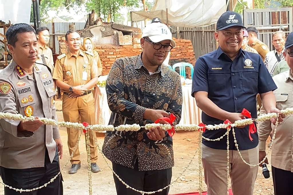 Bupati Batang Resmikan Mesin Pirolisis UNDIP, Sampah Plastik Bisa Diolah Jadi Bahan Bakar